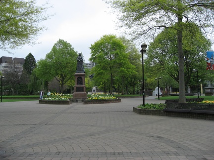  Victoria Square 