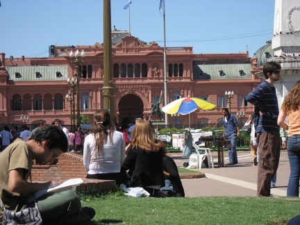  La Casa Rosada, sede del governo vista da Plaza de Majo 