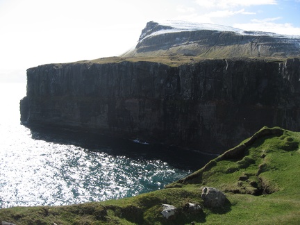  A glimpse of cliff 