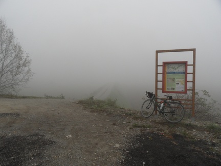  La mia bicicletta vicino a un cartello informativo sulla Ciclovia del Po in Piemonte 