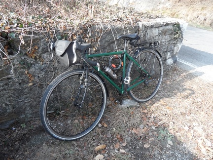  La mia bicicletta sulla salita per Brolo 