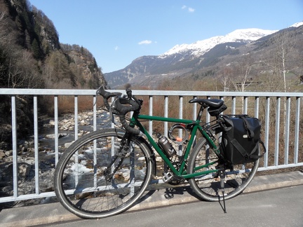  La mia bicicletta su un ponticello sopra il Ticino 