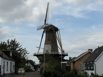  A windmill in s-Gravendeel 