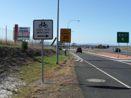  Bicycle signs on highway 
